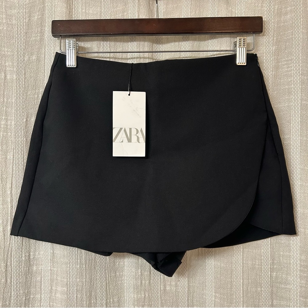 NWT - Zara Black Skort - Medium